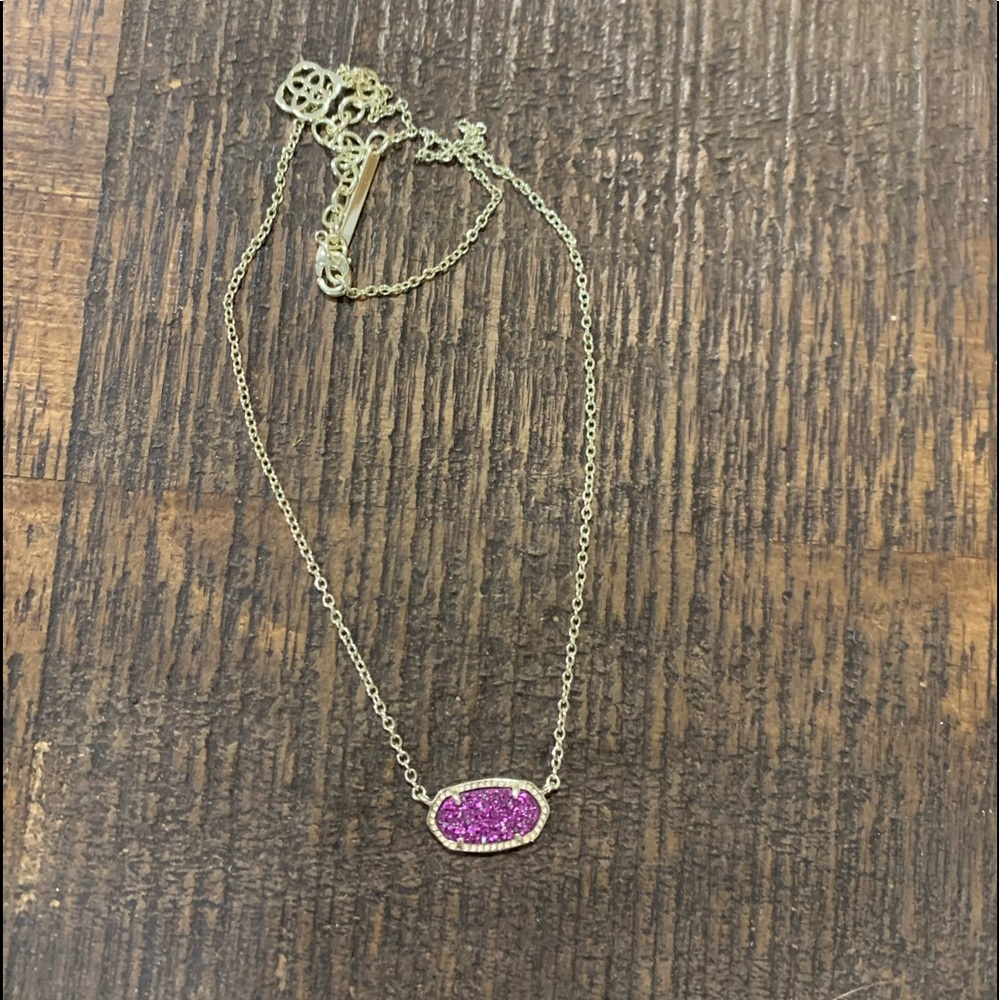 Kendra Scott necklace